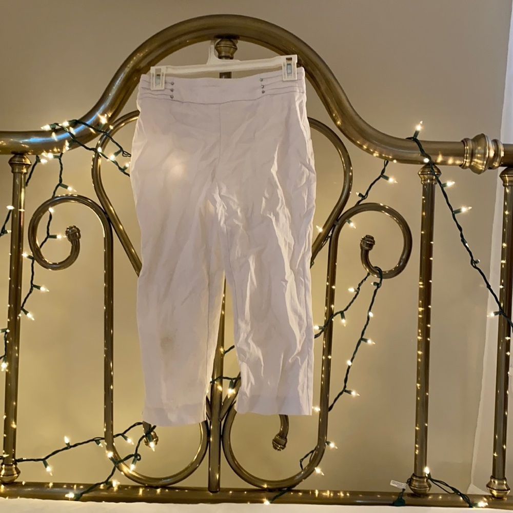 JM White Capris